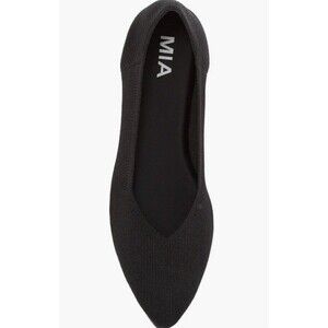 NWOT Mia Kerri Pointed Toe Flats. Witchy Shoes. Slip On’s. Black Fly. Size 9.